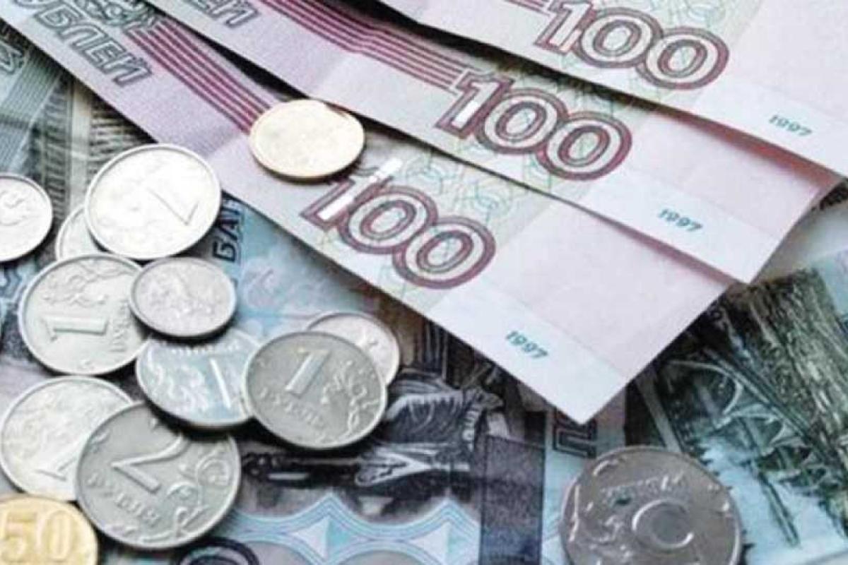 Рубль возобновил падение на открытии торгов