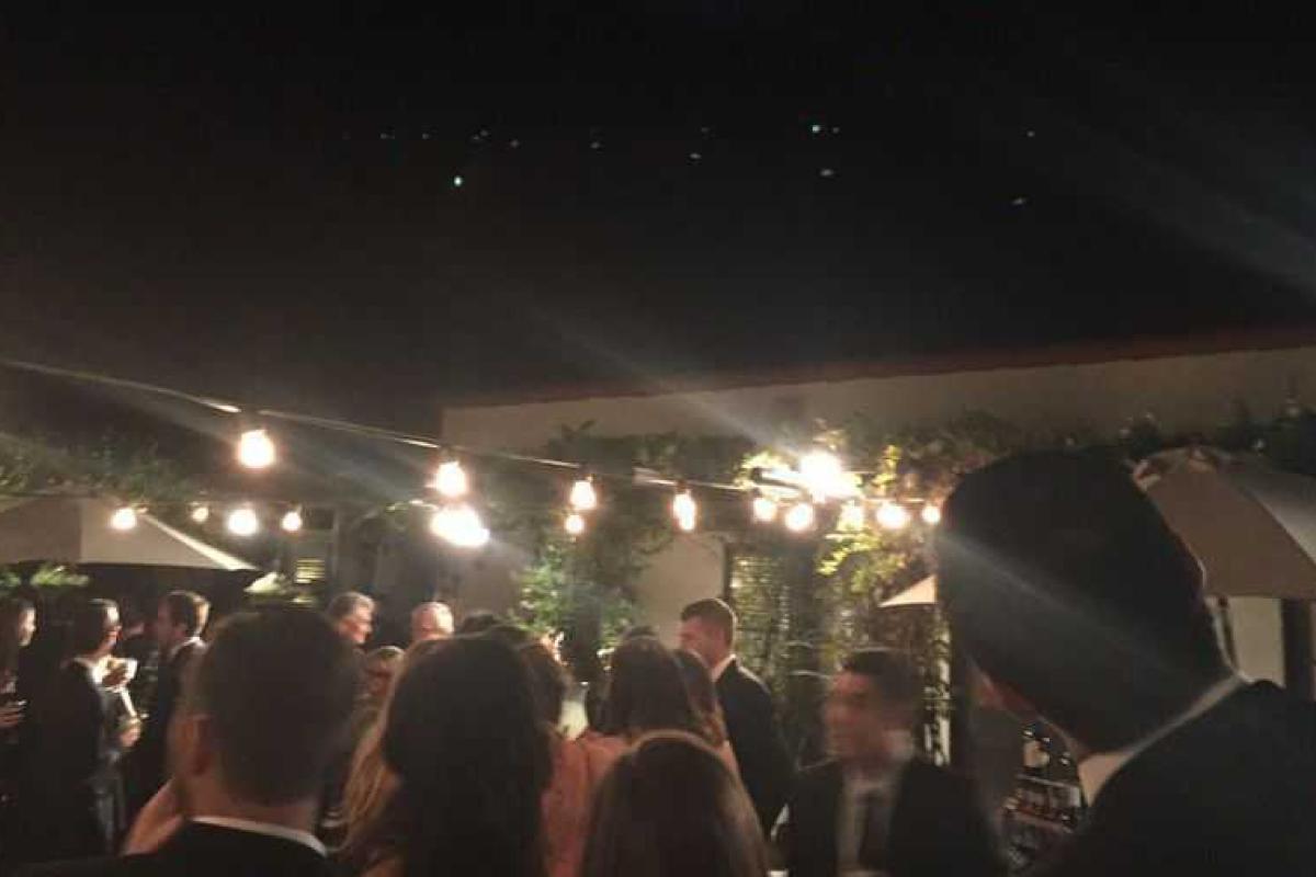 НЛО в небе над Калифорнией шокировал местных жителей