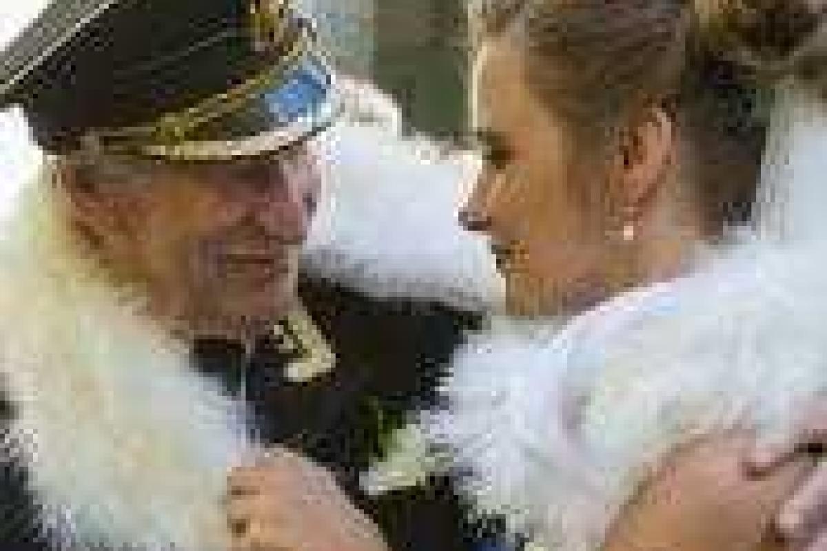 Иван Краско и его молодая жена уже венчались со своими бывшими супругами Иван Краско и его молодая жена уже венчались со своими бывшими супругами