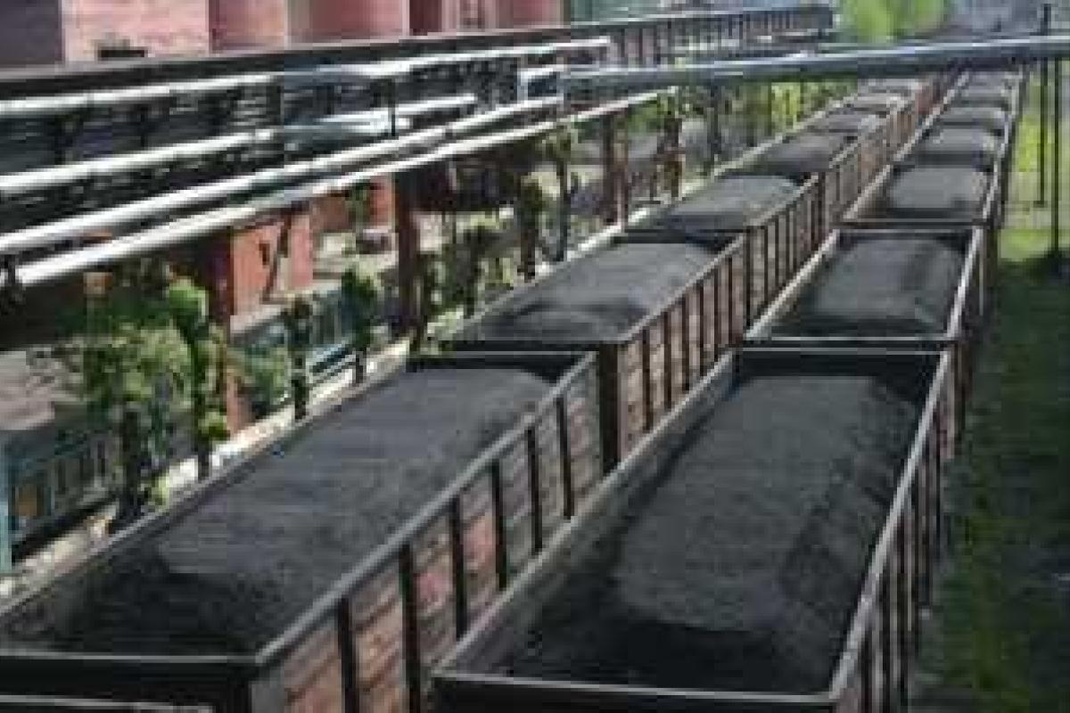 ​В "ДНР" запускают еще один ж/д перегон: по ночам в Украину будут вывозить уголь