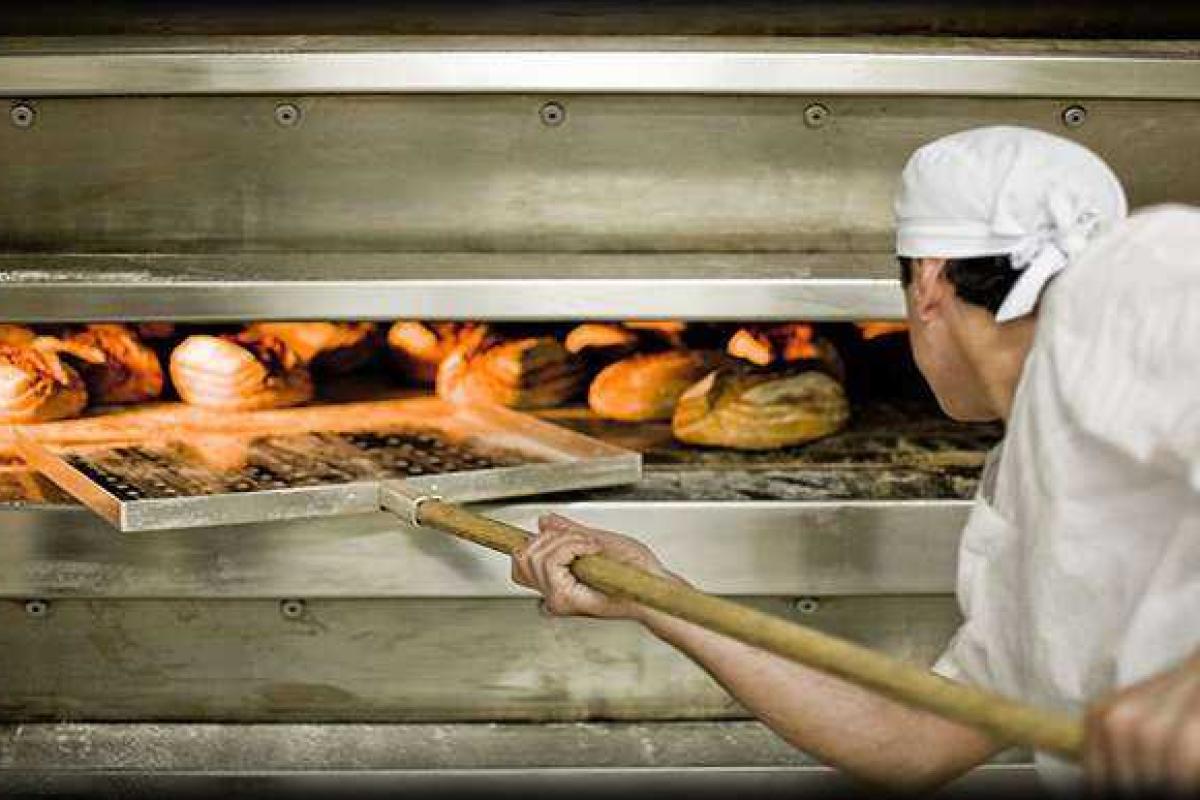 Хлеб в темной Ялте стал "золотым" и стоит 135 рублей Хлеб в темной Ялте стал "золотым" и стоит 135 рублей