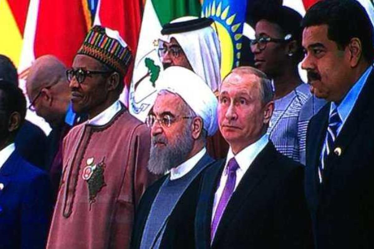 Путин остался без переводчика на газовом форуме в Иране Путин остался без переводчика на газовом форуме в Иране