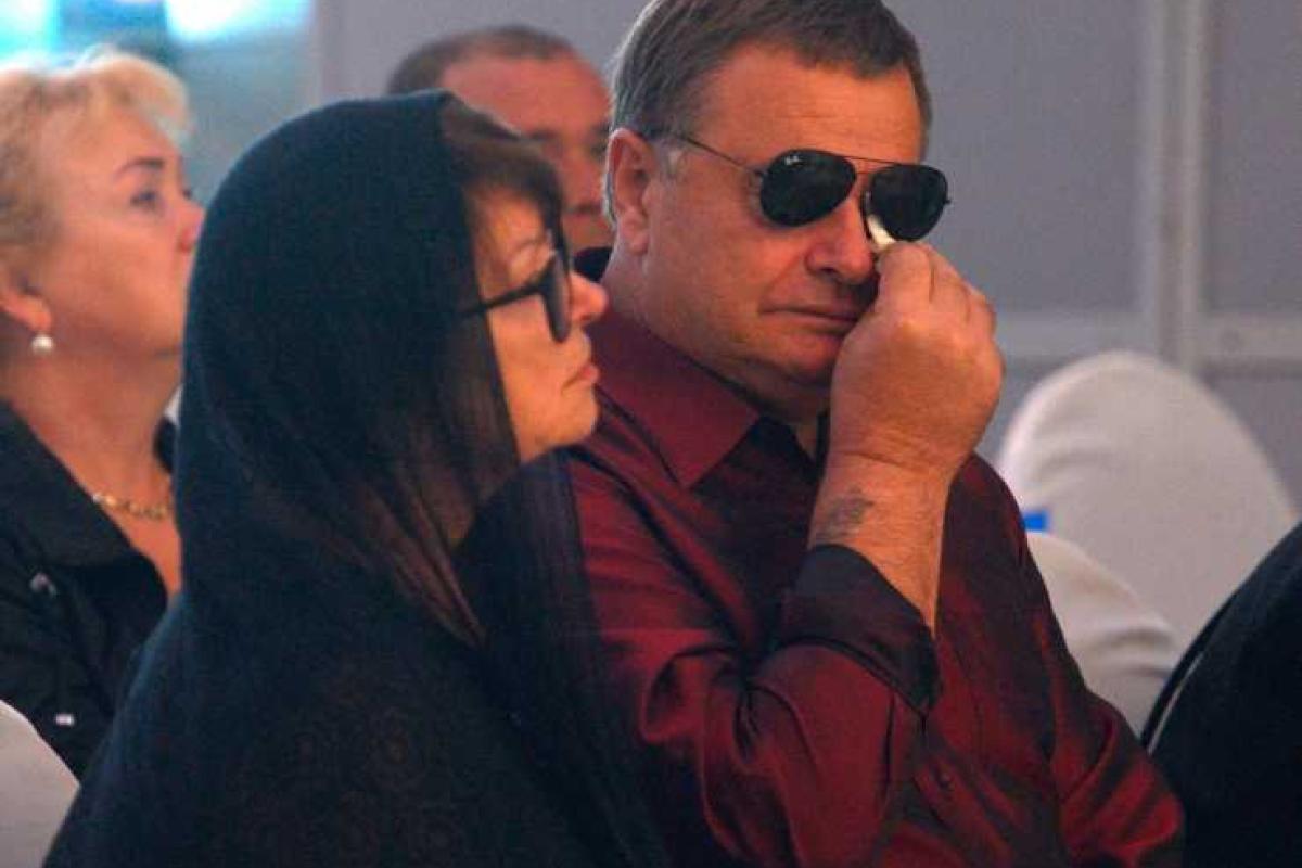 Отец Жанны Фриске купил себе место на кладбище рядом с дочерью