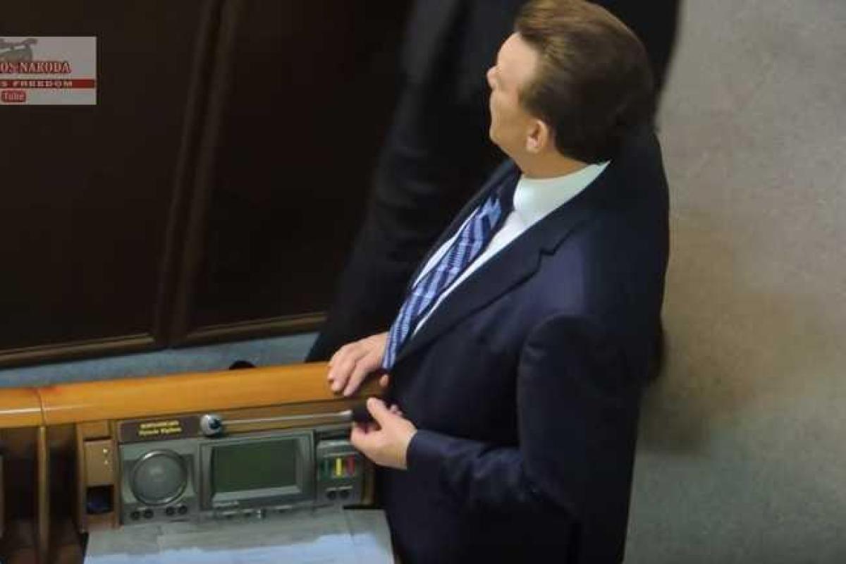 Во время обсуждения в Верховной Раде антидискриминационного закона Сергей Кивалов вел себя очень странно Во время обсуждения в Верховной Раде антидискриминационного закона Сергей Кивалов вел себя очень странно