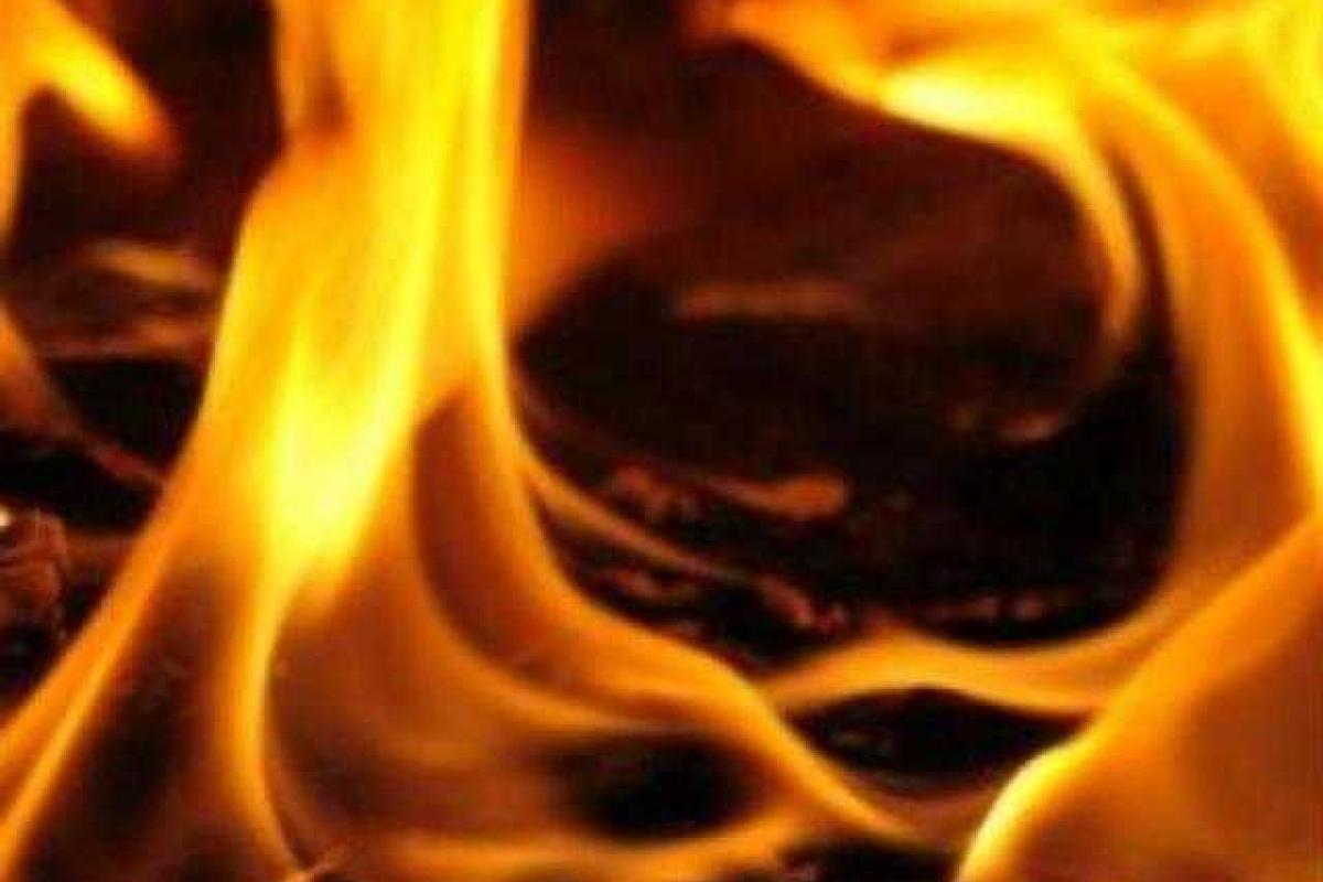 В Чикаго загорелся небоскреб, людей пытаются спасти В Чикаго загорелся небоскреб, людей пытаются спасти