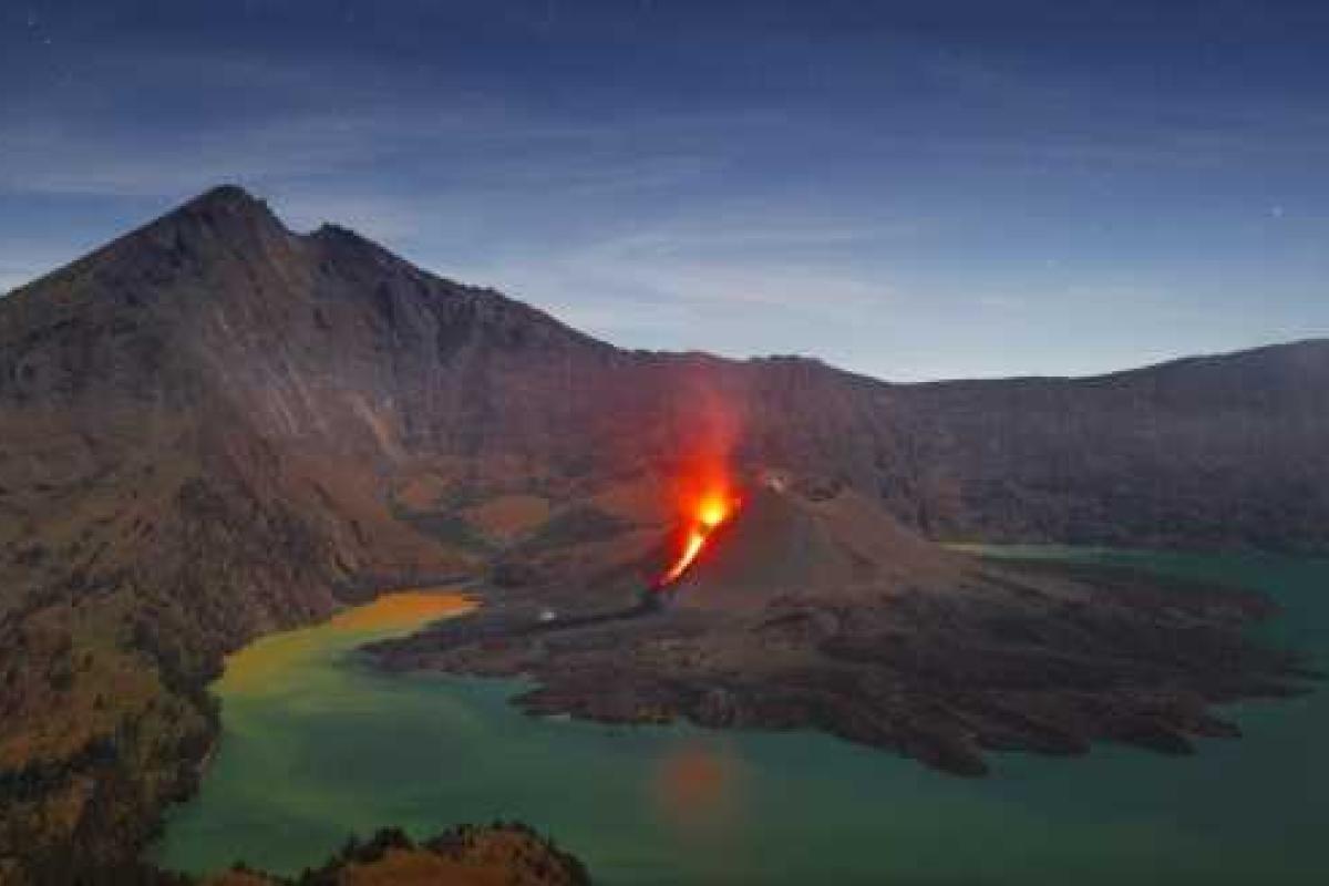 Международный аэропорт Бали закрыт из-за угрозы извержения вулкана Международный аэропорт Бали закрыт из-за угрозы извержения вулкана