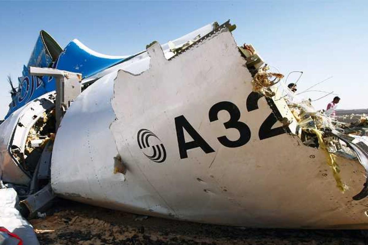 Российский самолет А321 падал "немым", никаких сигналов бедствия с него не поступало Российский самолет А321 падал "немым", никаких сигналов бедствия с него не поступало