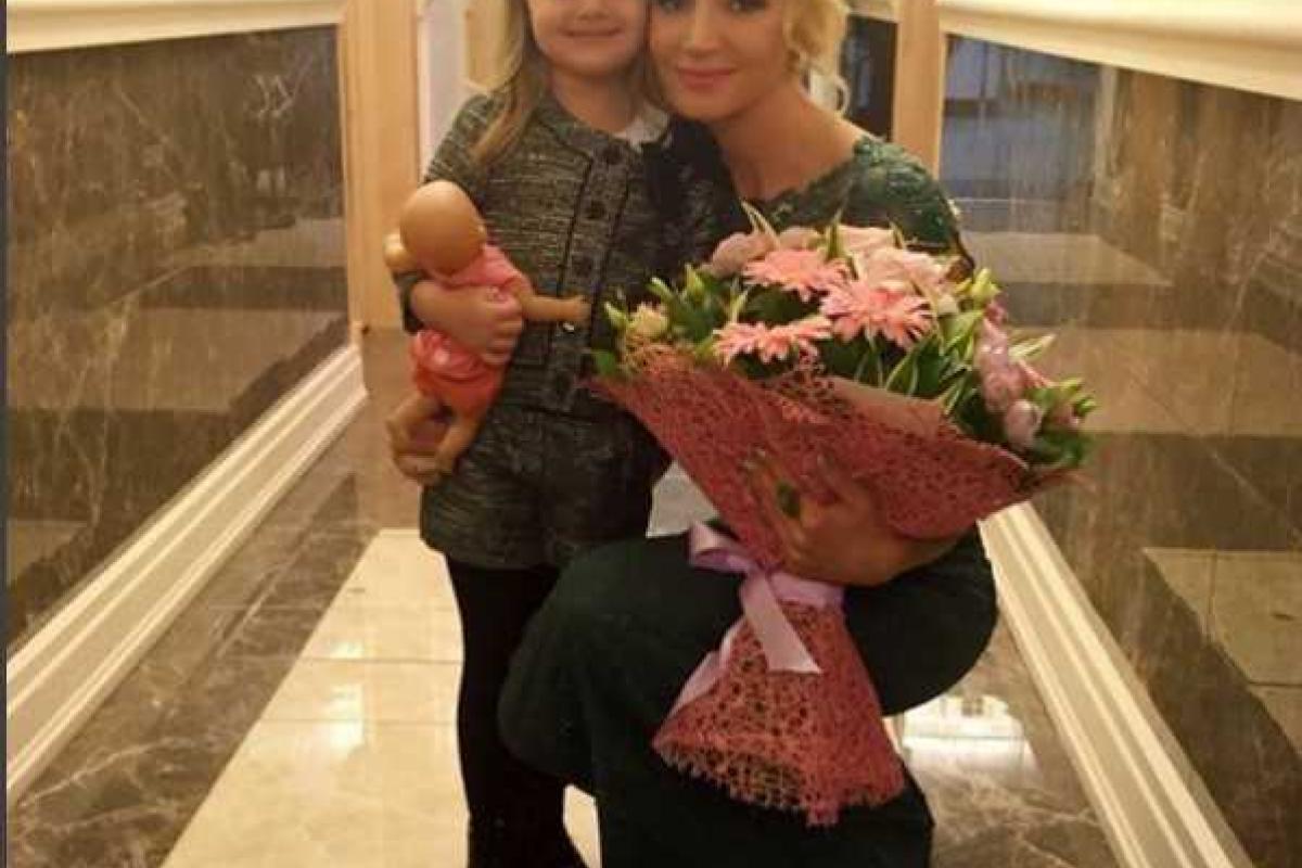 Подросшая дочь Кристины Орбакайте уже посещает светские мероприятия