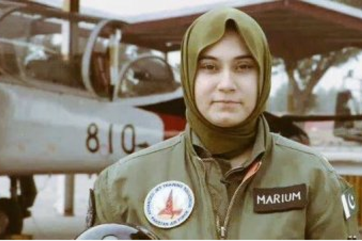 В Пакистане рухнул истребитель, погибла женщина-пилот В Пакистане рухнул истребитель, погибла женщина-пилот