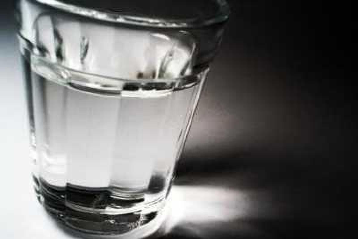 В Стамбуле насмерть отравились алкоголем 18 человек В Стамбуле насмерть отравились алкоголем 18 человек