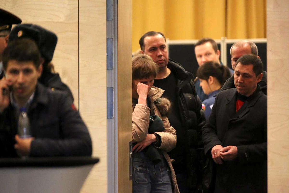 Трем сотням родственников погибших в авиакатастрофе А321 потребовалась помощь медиков Трем сотням родственников погибших в авиакатастрофе А321 потребовалась помощь медиков