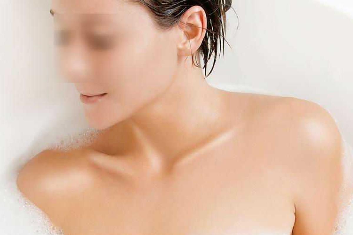 Поставленный на зарядку мобильный телефон, убил россиянку и ее кота