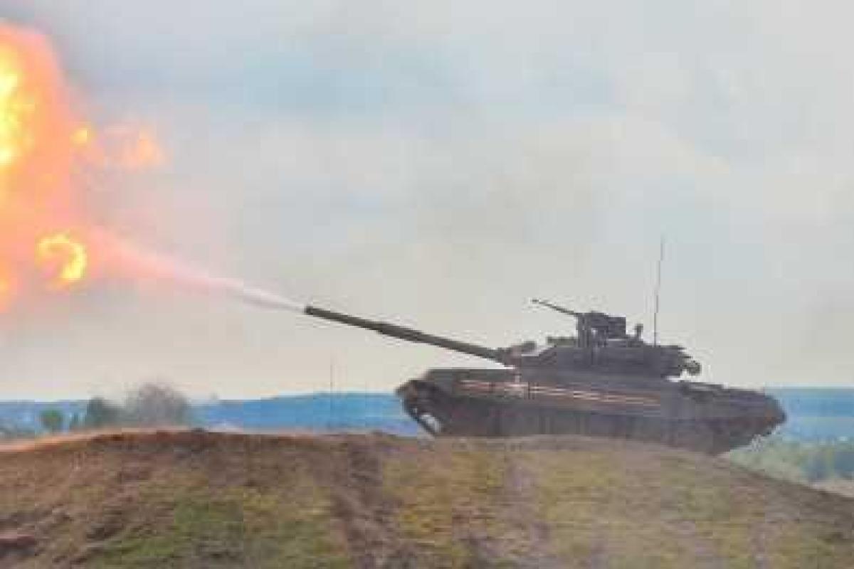 На трассе Мариуполь-Донецк два часа велся обстрел