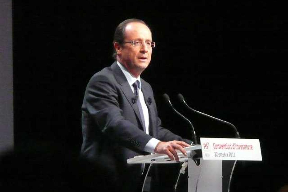 После парижских терактов рейтинг Олланда резко взлетел После парижских терактов рейтинг Олланда резко взлетел