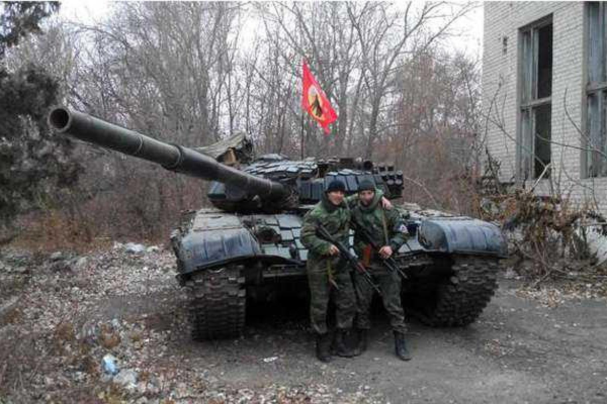 Недалеко от Горловки спрятаны российские танки - волонтер Недалеко от Горловки спрятаны российские танки - волонтер