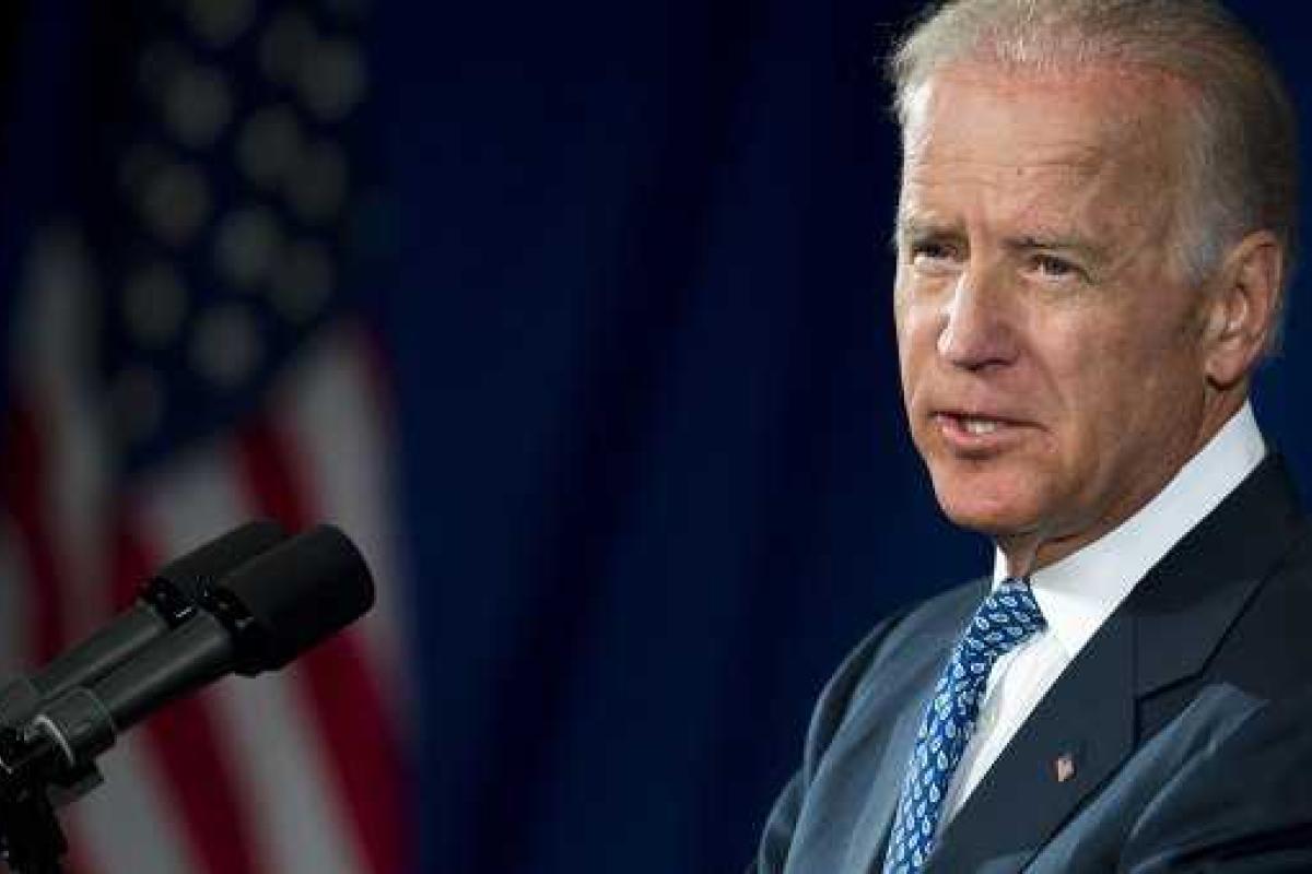 Украина находится на "перекрестке": 2016-й год станет для нее решающим, - Байден