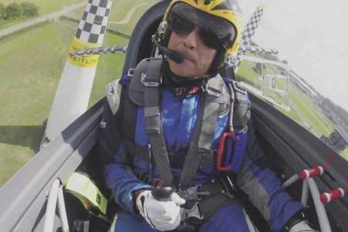Чемпион мира «Red Bull Air Race» Мангольд погиб в авиакатастрофе в США  Чемпион мира «Red Bull Air Race» Мангольд погиб в авиакатастрофе в США