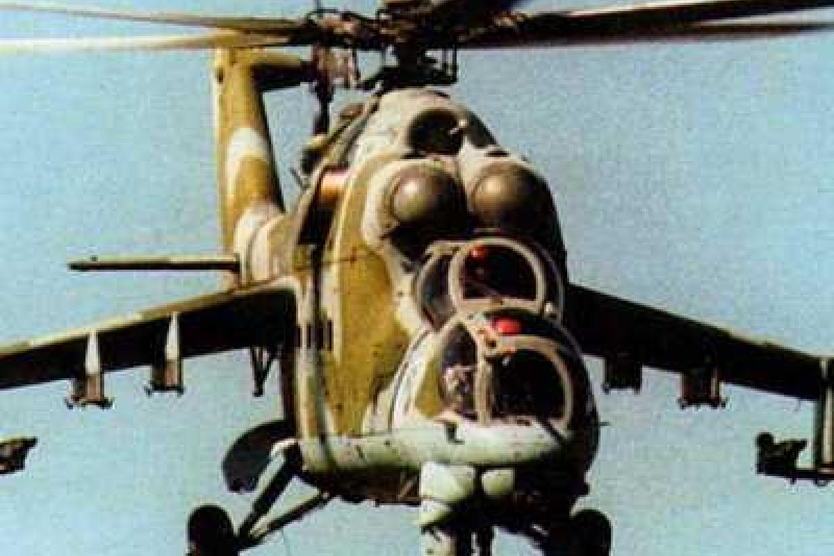 Над Москвой летают боевые вертолеты Ми-24 