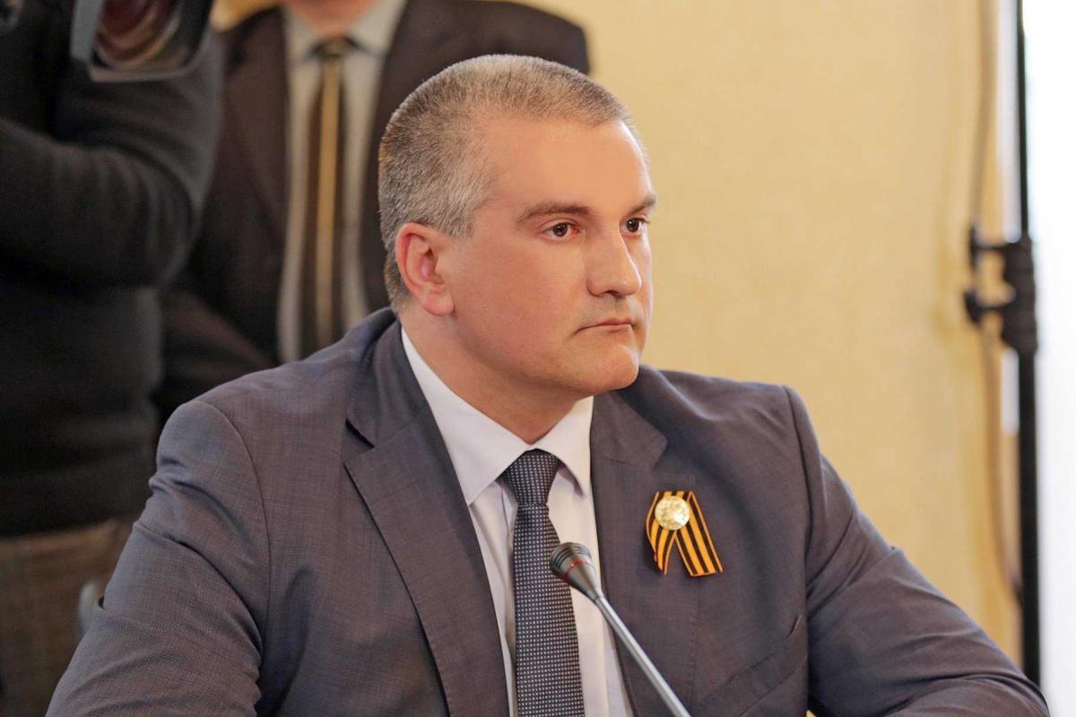 В Крыму объявлен режим военного времени из-за нехватки воды В Крыму объявлен режим военного времени из-за нехватки воды