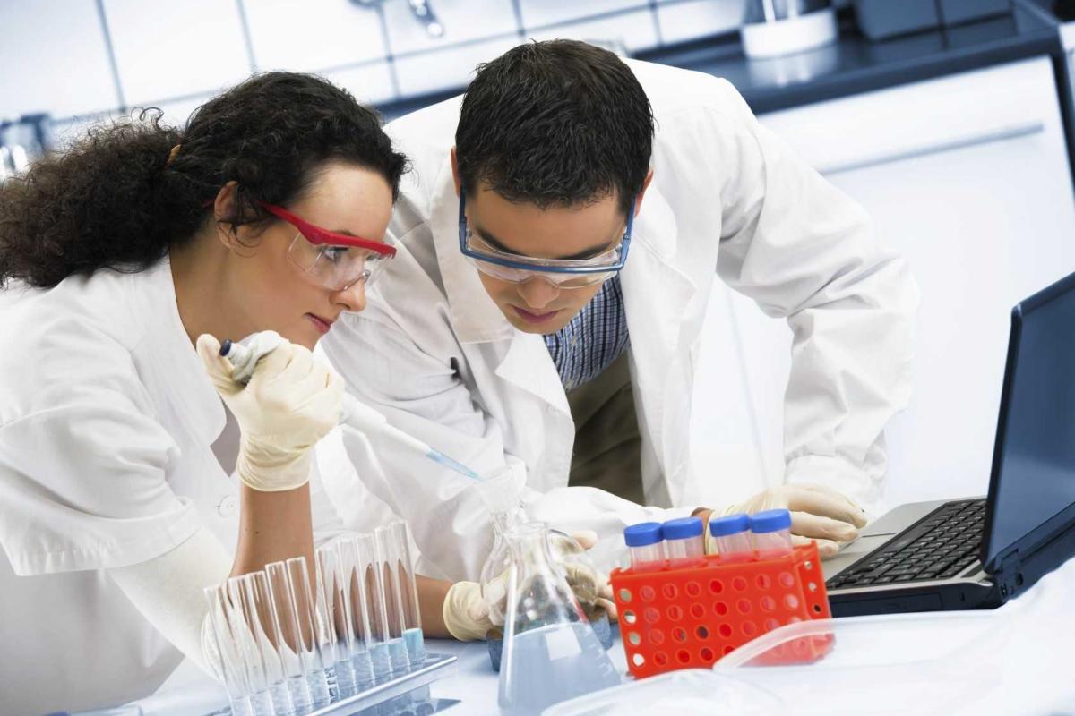 Ученые "научат" стволовые клетки побеждать гепатит