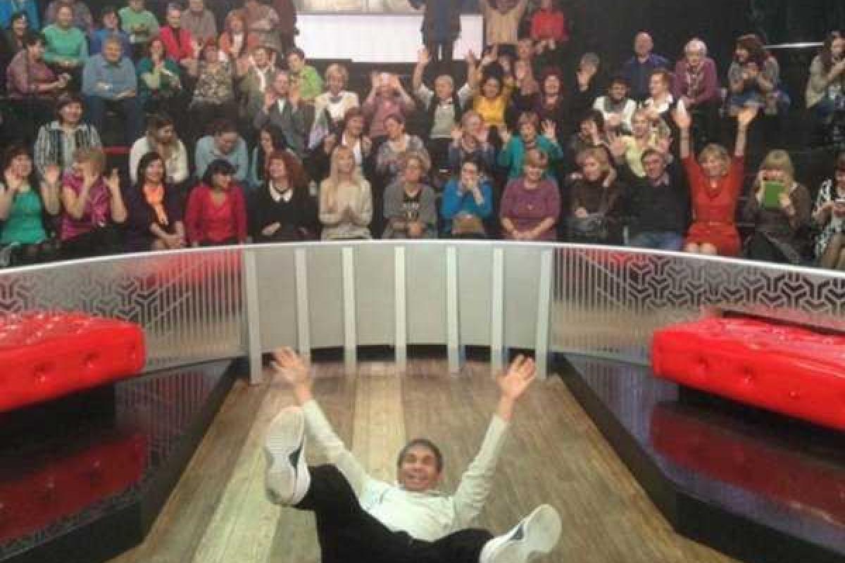 От разборок Шепелева и Фриске Бари Алибасов валялся на полу От разборок Шепелева и Фриске Бари Алибасов валялся на полу