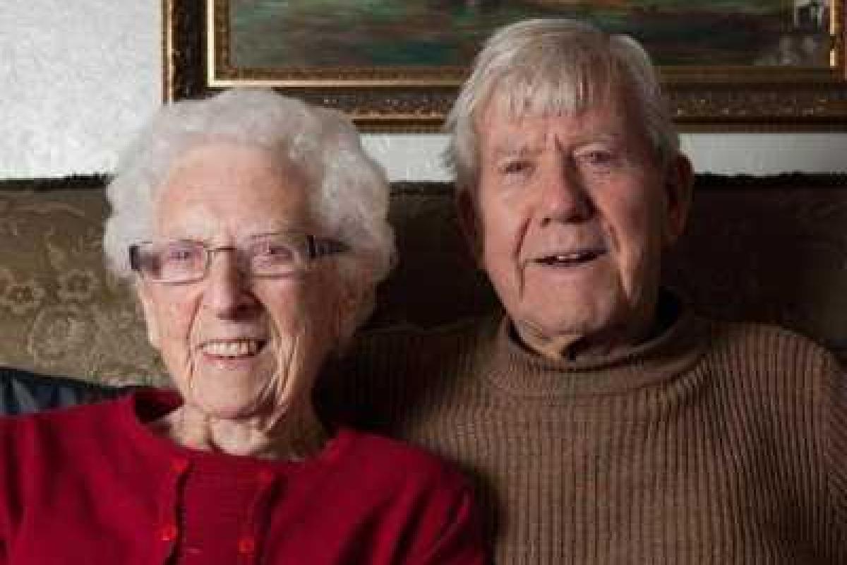 91-летний британец сделал предложение своей 96-летней возлюбленной