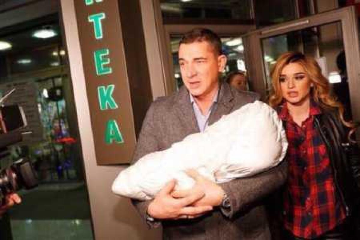 Бородина из роддома уехала на свадьбу к подруге, - СМИ