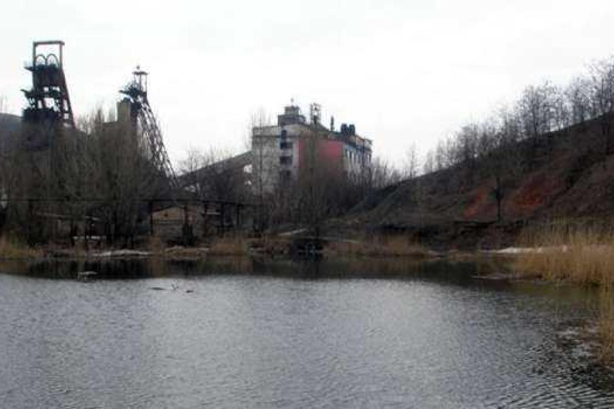 Десятки человеческих трупов обнаружили в одном из водоемов Стаханова