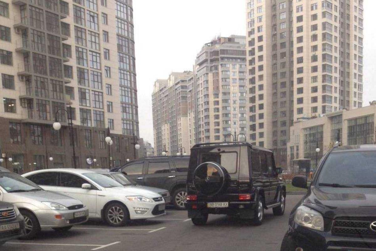 Координатор «Русской весны» в Луганске купил квартиру в элитном квартале Киева Координатор «Русской весны» в Луганске купил квартиру в элитном квартале Киева