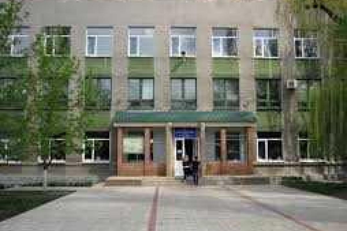 В Горловке со студентов требуют деньги за диплом непризнанной "ДНР" В Горловке со студентов требуют деньги за диплом непризнанной "ДНР"