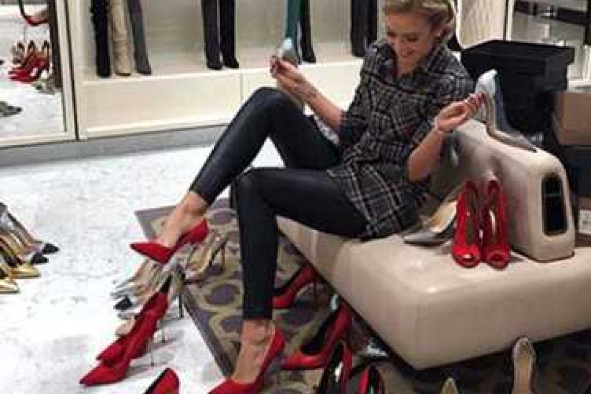 Ольга Бузова шокировала "мужской" ногой