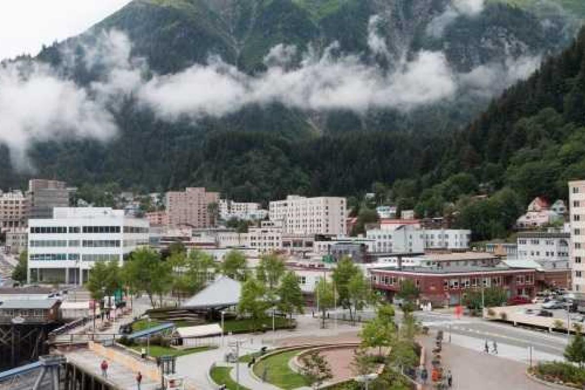 Избранный два месяца назад мэр столицы Аляски найден мертвым у себя дома