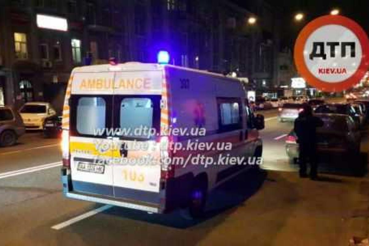 В центре Киева неизвестный выстрелил в парня В центре Киева неизвестный выстрелил в парня