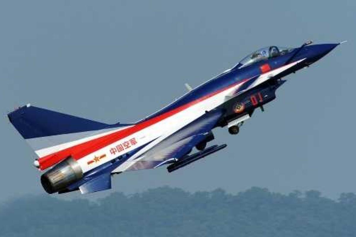 В Китае разбился истребитель морской авиации