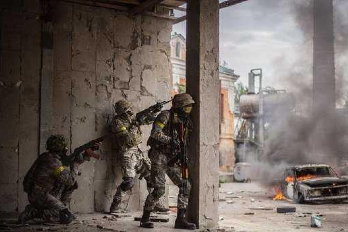 В районе Горловки возобновились активные бои, огонь все чаще открывают днем В районе Горловки возобновились активные бои, огонь все чаще открывают днем