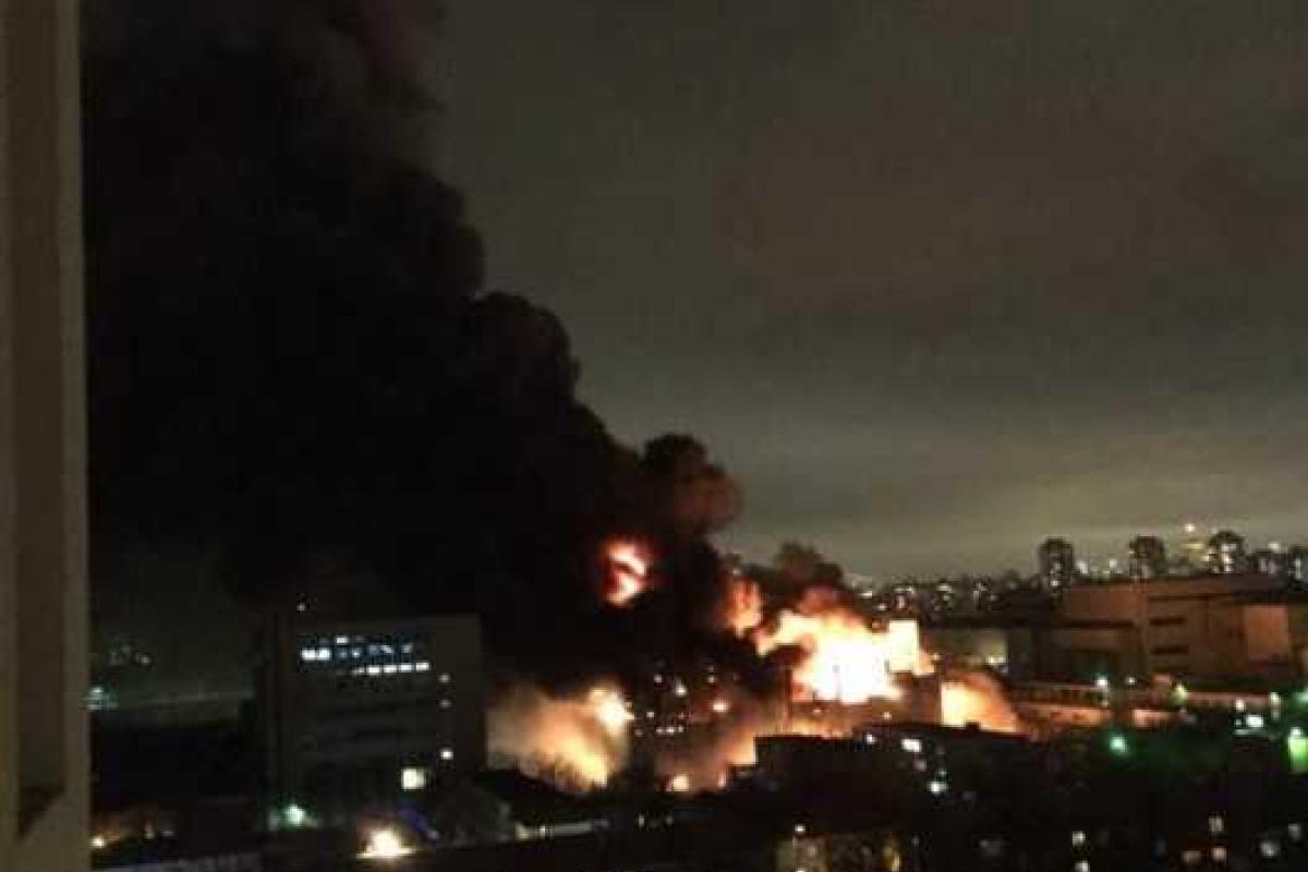 В Москве произошел крупнейший за последние 25 лет пожар  В Москве произошел крупнейший за последние 25 лет пожар