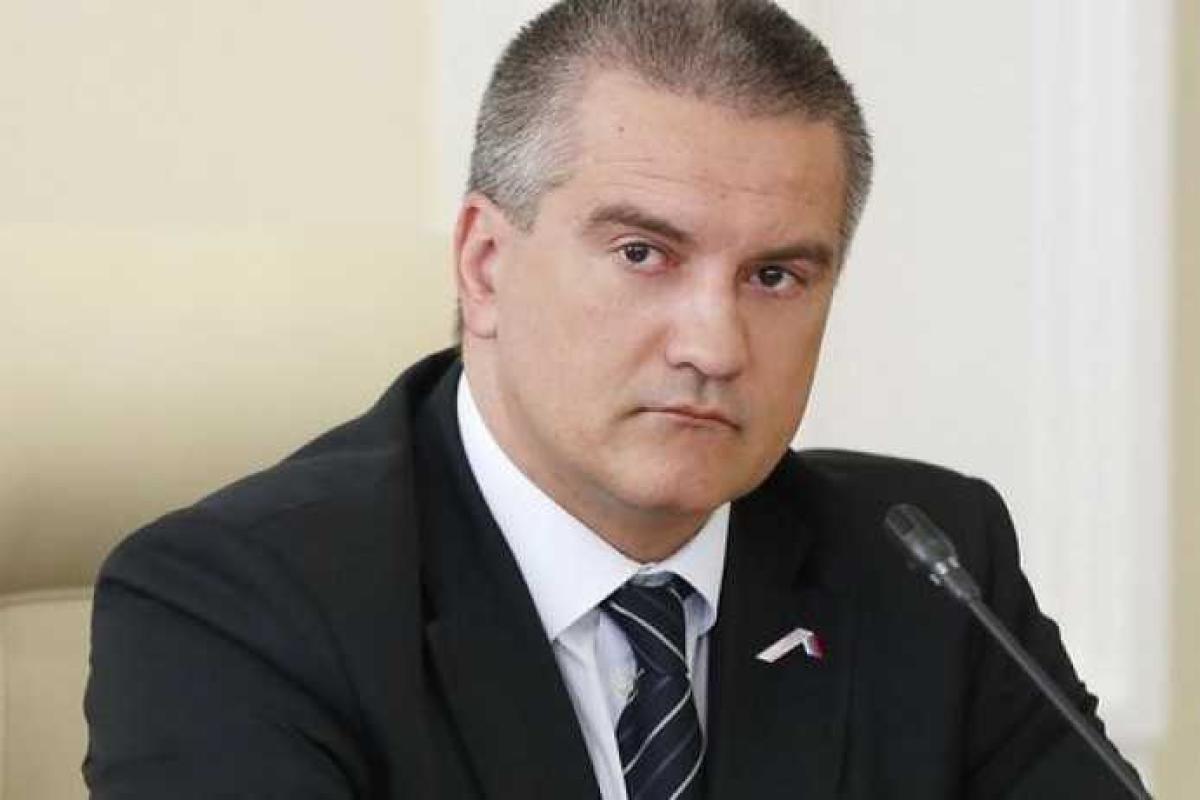 Аксенов перед Новым годом попросил крымчан не волноваться из-за электроэнергии Аксенов перед Новым годом попросил крымчан не волноваться из-за электроэнергии