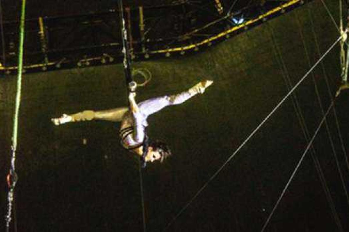 В цирке Никулина гимнастка сорвалась с огромной высоты