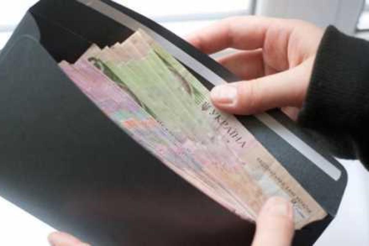 Стали известны зарплаты украинцев в 2016-м году Стали известны зарплаты украинцев в 2016-м году