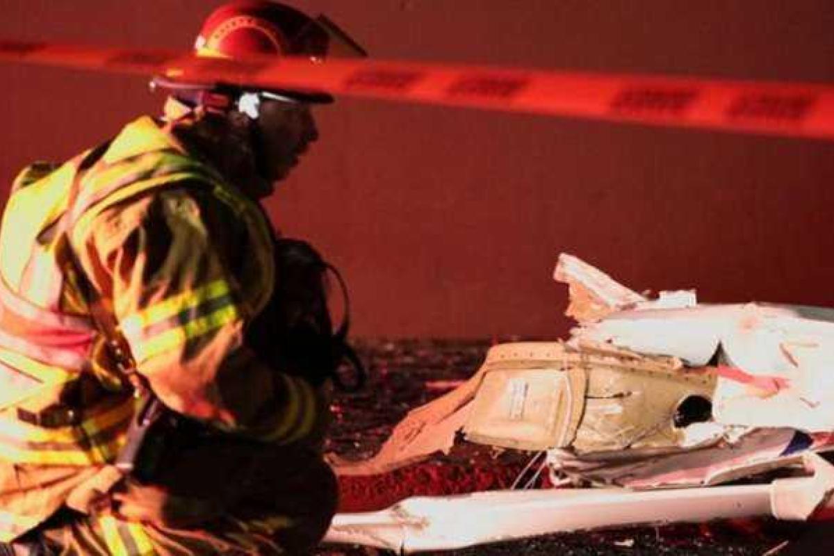 Авиакатастрофа на Аляске: самолет упал на здание, есть жертвы