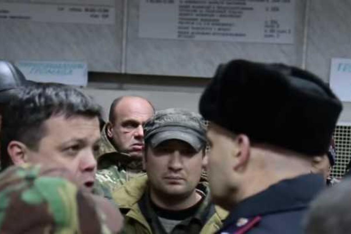 Семенченко поставил начальника полиции Кривого Рога на место Семенченко поставил начальника полиции Кривого Рога на место