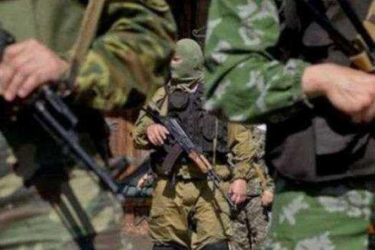 Боевики захватили мирных жителей в Зайцево Боевики захватили мирных жителей в Зайцево