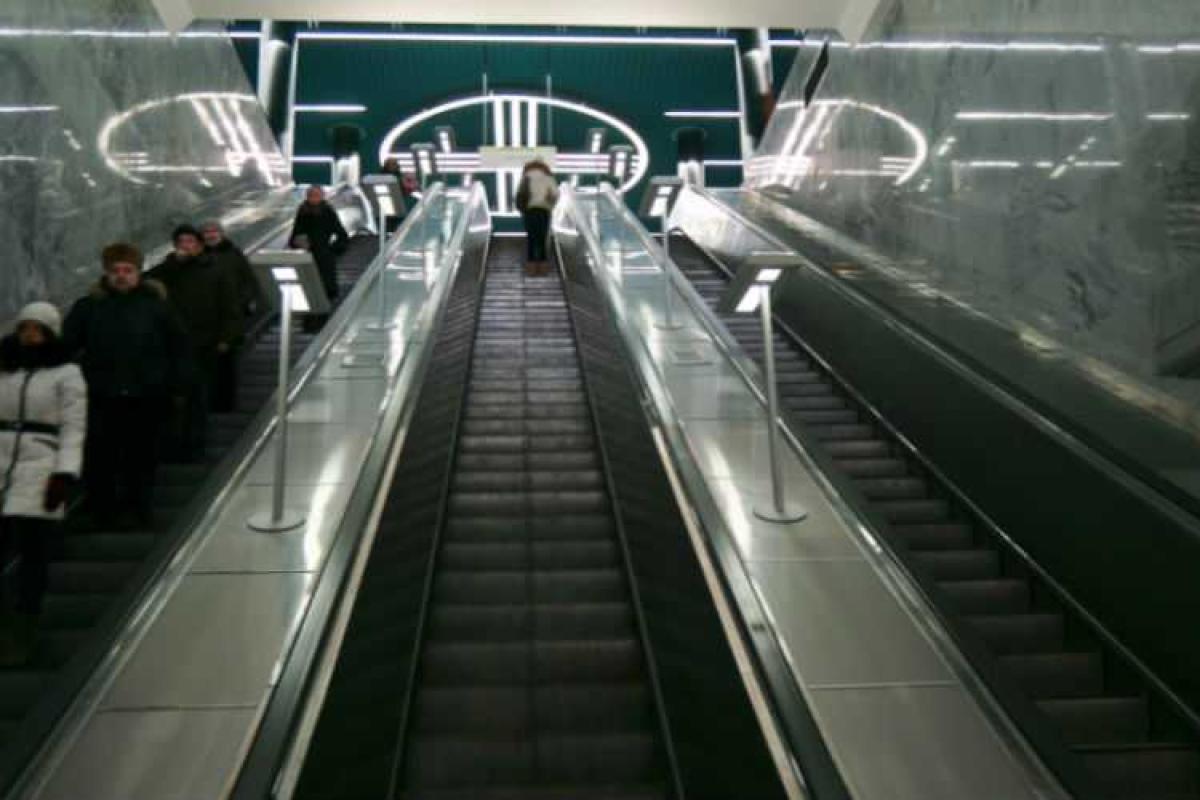 Москвичка впала в кому и умерла после падения с эскалатора Москвичка впала в кому и умерла после падения с эскалатора