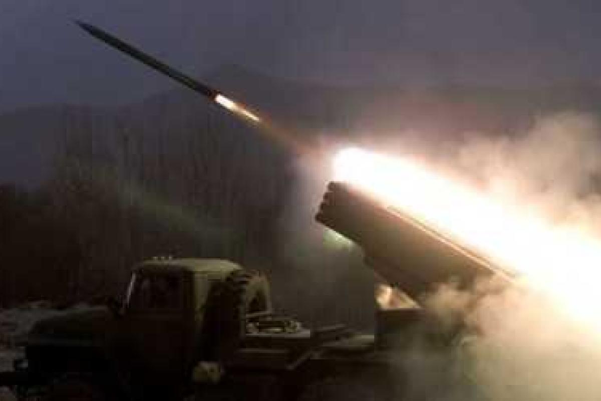 Боевики обстреляли из «Градов» позиции ВСУ и населенный пункт на Донетчине Боевики обстреляли из «Градов» позиции ВСУ и населенный пункт на Донетчине