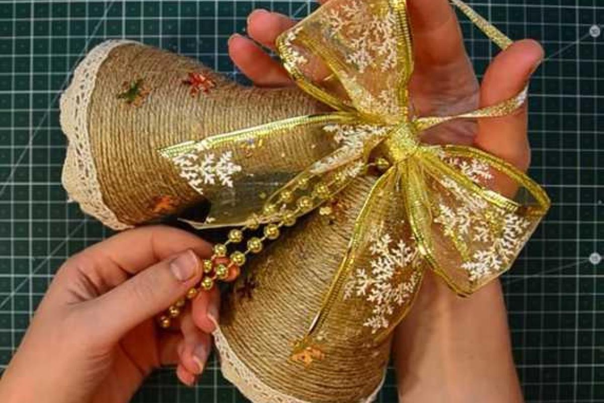 Украшение на елку — колокольчики из веревки Украшение на елку — колокольчики из веревки