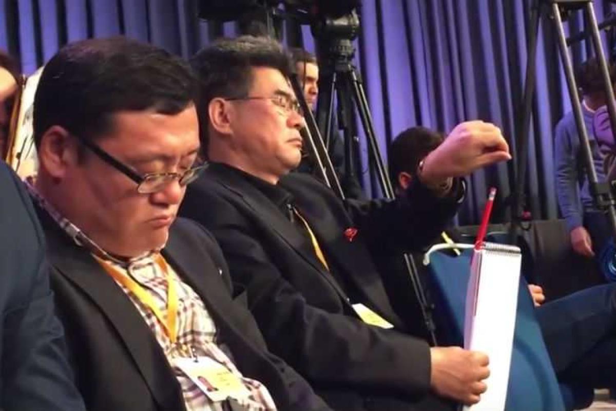 На пресс-конференции Путина корейский журналист спал сладким сном. Видео