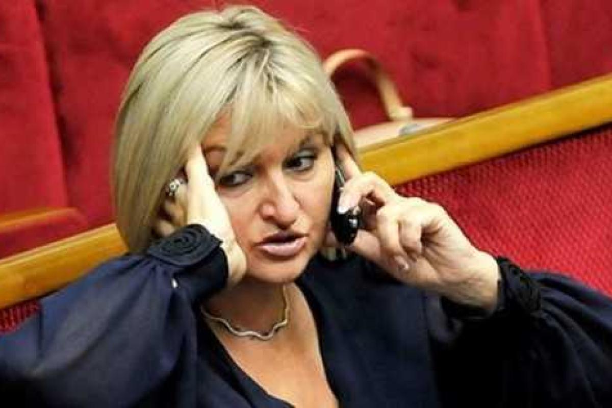 Ирина Луценко из БПП установила рекорд по кнопкодавству в Раде — сразу за четверых. Видео Ирина Луценко из БПП установила рекорд по кнопкодавству в Раде — сразу за четверых. Видео