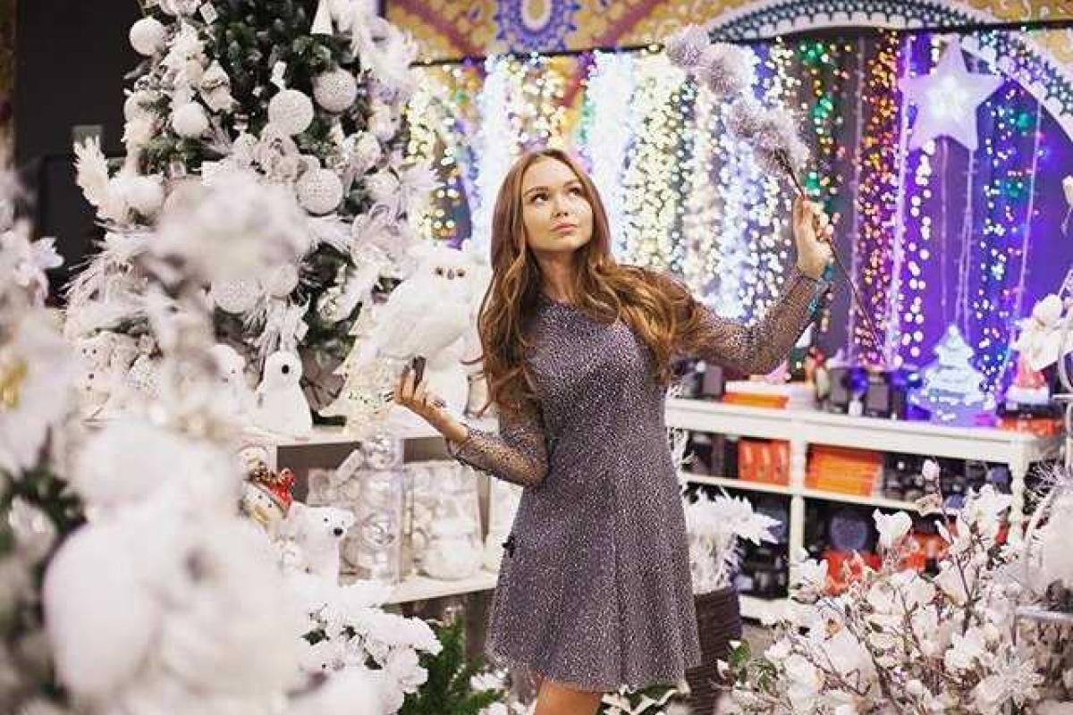 Дочь певца Дмитрия Маликова хочет к Новому году "раскрутить" отца на кругленькую сумму