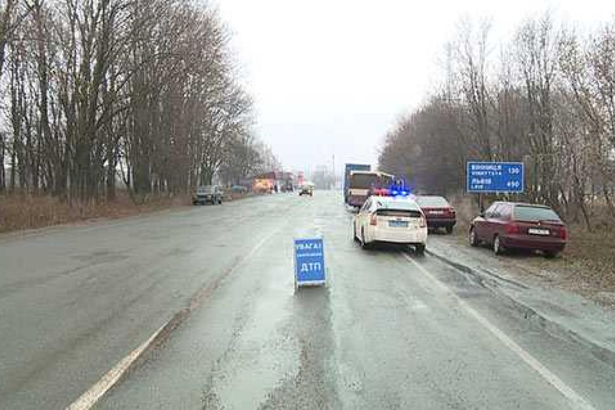 В Винницкой области автобус врезался в грузовик: есть пострадавшие