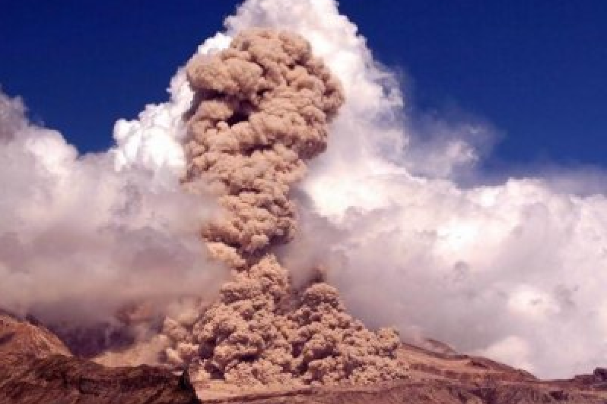 Камчатский поселок засыпало вулканическим пеплом